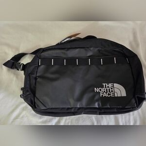 The North Face Base Camp Voyager Sling Backpack Black NWT